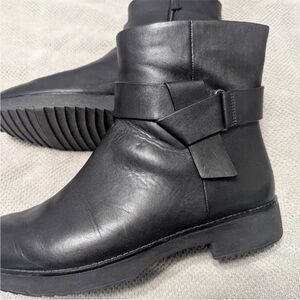Fitflop Leather Ankle Boots size 11